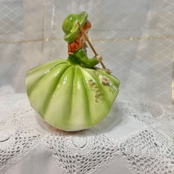 Vintage Porcelain Figurine, English Irish Ceramic Girl Doll Figurine - Picture 7 of 10